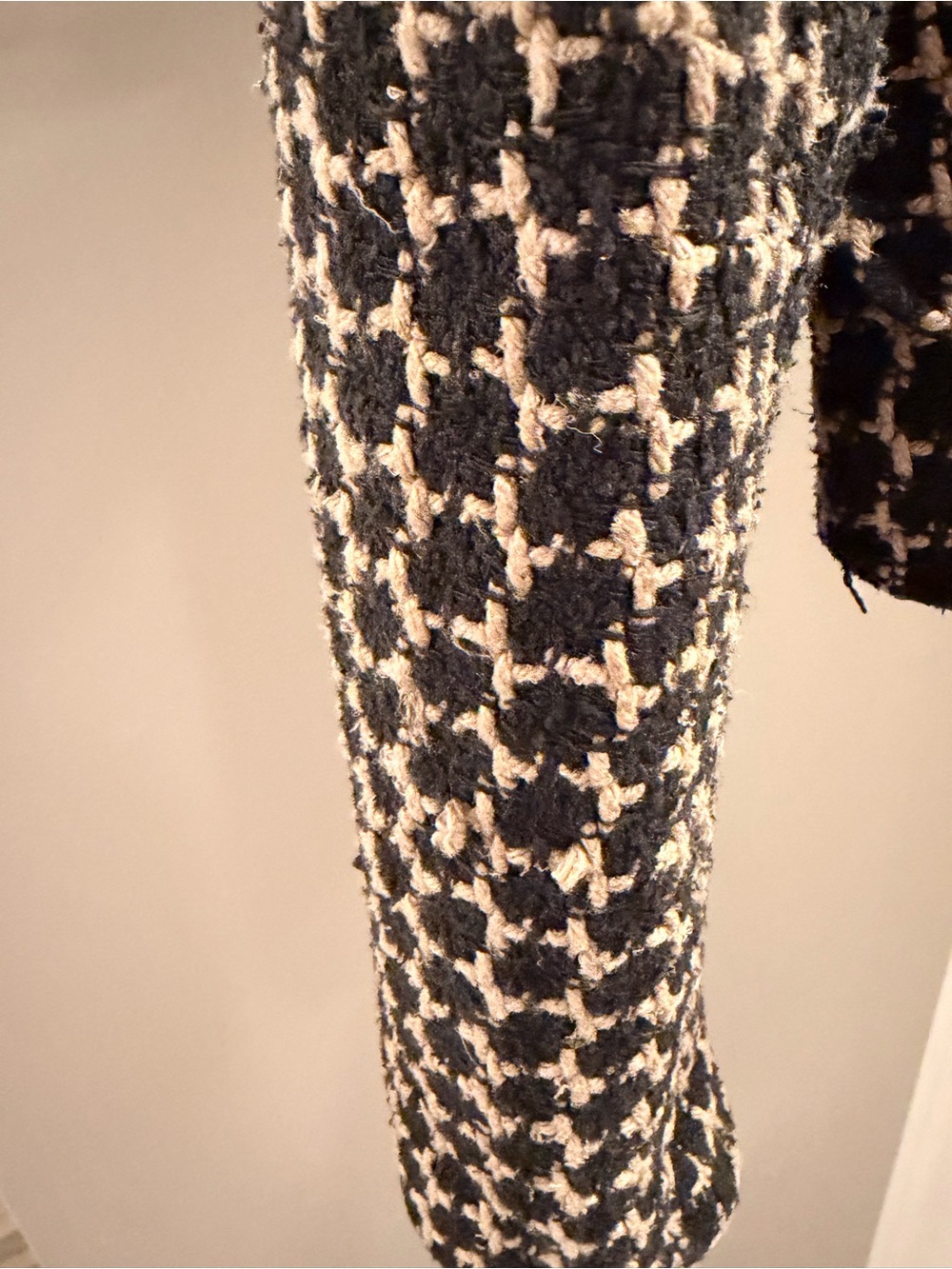 Women's Black & Cream Tweed Cropped Blazer - Classic Tailored Style - Picture 8 of 12